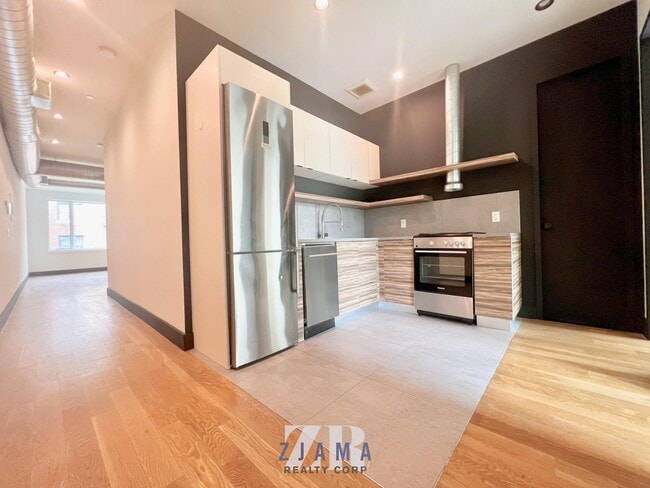 Photo - 244 Hawthorne St Townhome