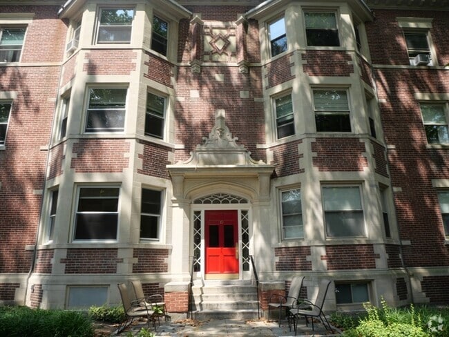 Building Photo - 13 Beals St Unit 2 Rental
