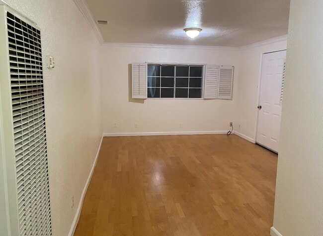 Living Room - 15040 Los Gatos Blvd