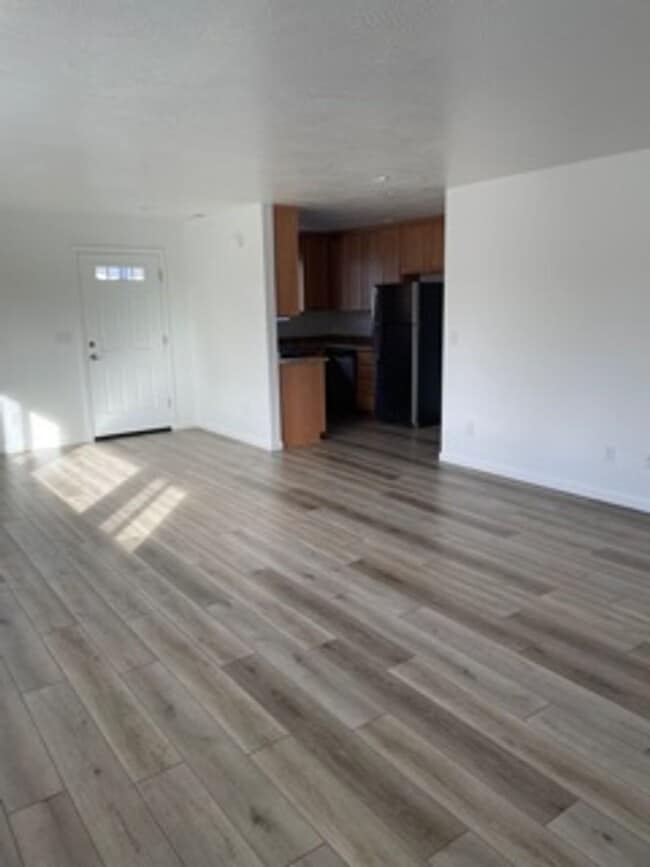 Photo - 3 BEDROOMS SINGLE LEVEL HOME