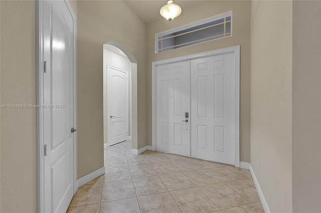 Photo - 9051 Edgewater Bend