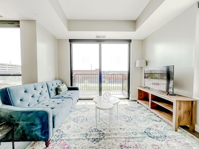 Photo - 1400 E Walnut St Unit SI ID1036793P