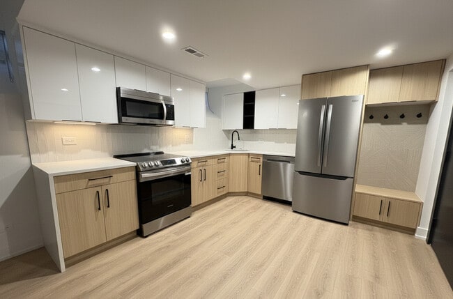 Photo - 1875 N Dayton St