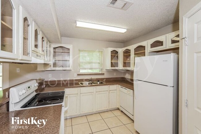 Photo - 1000 High Crest Dr