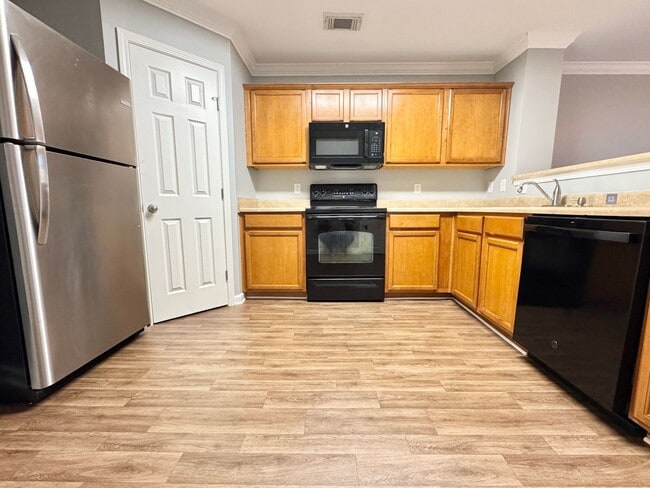 Photo - 2 Bedroom, 2.5 Bath Townhouse - Two Bedroom Suites