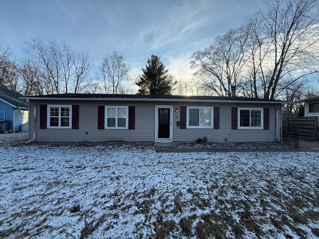 Building Photo - 9 Crescent Ct