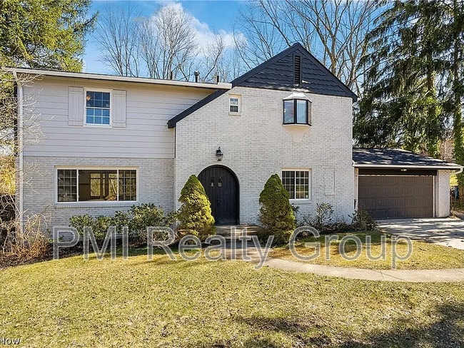 Building Photo - 607 Castle Blvd