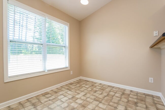 2087 Peach Shoals Cir