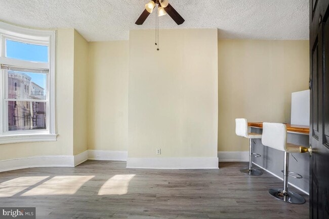 Photo - 471 Florida Ave NW