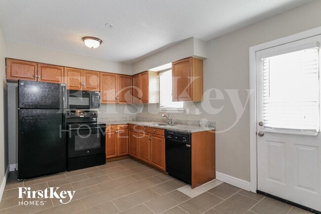 Photo - 717 NE Westwind Dr