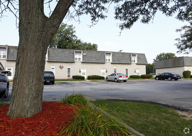 Kingston Court Apartments - Oregon, OH | ForRent.com