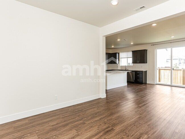 Photo - 1441 92nd Way SE
