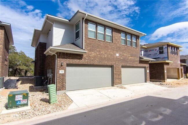 Photo - 391 W South St