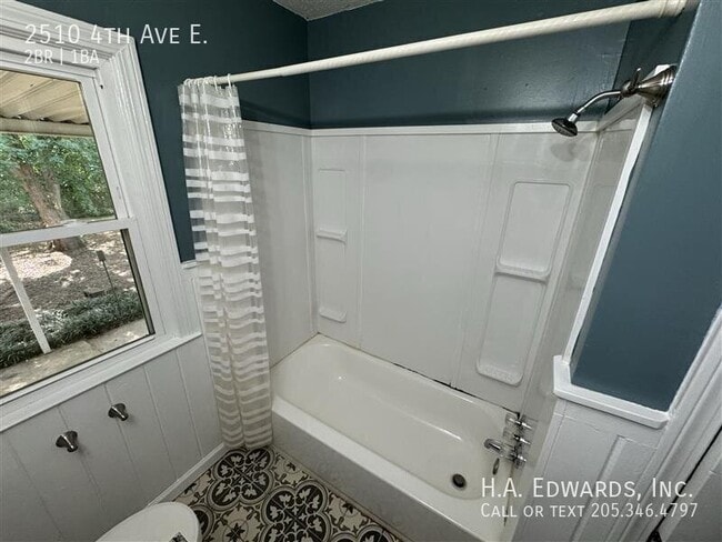 2510 4th Ave E