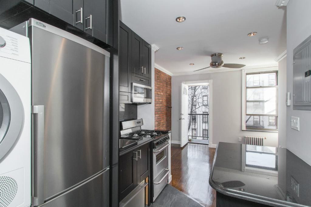 Photo - 309 E 8th St Apartment Unit E3