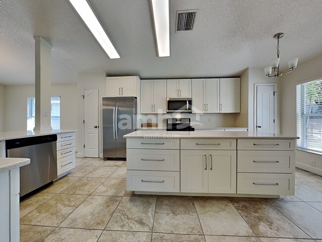 Photo - 1415 Compton St