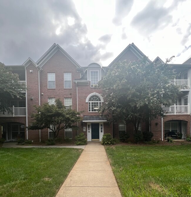 Building Photo - 5003 Bass Chapel Rd Unit 3B Rental