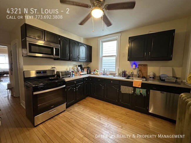 Awesome, Spacious, Updated, Sun-Filled, Ir... - Awesome, Spacious, Updated, Sun-Filled, Ir... Apartment Unit 2