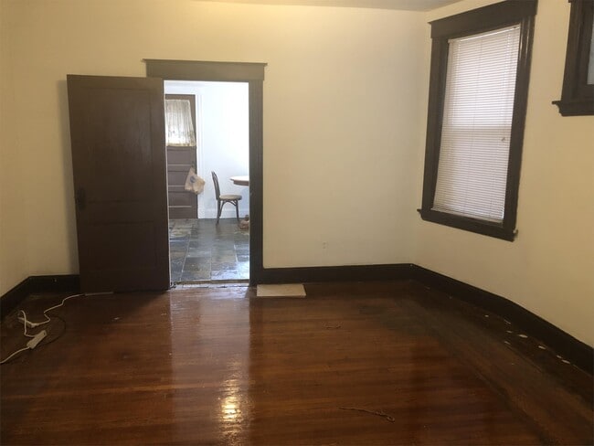 Photo - 2346 Ravine St