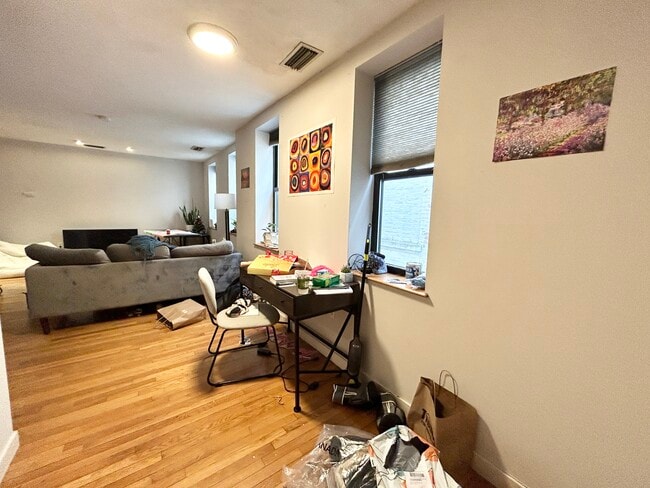 Photo - 71 Gainsborough St Unit 202