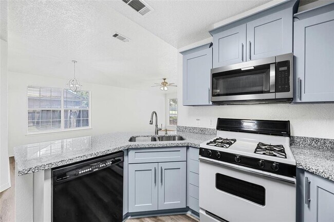 Photo - 502 Rockmoor Dr