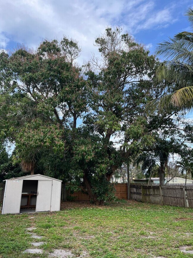 Photo - Newly renovated 3/2 for rent!