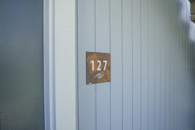 Photo - 127 Schooner Ct