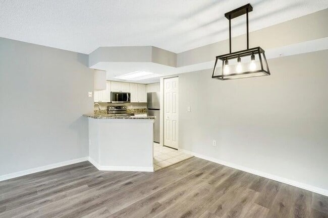 Photo - 1700 Crestwood Ct S Unidad 1702