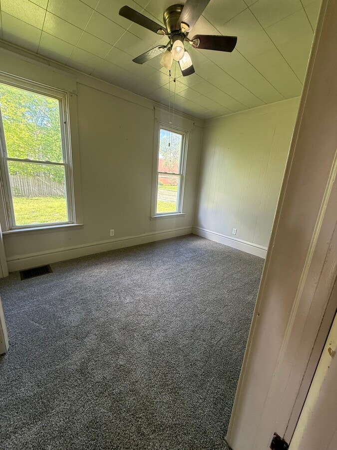 Photo - 718 18th St Unidad 718 1/2 18th street Rock Island, IL 61201