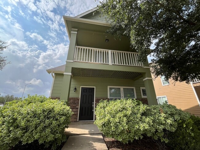 Photo - 20702 Settlers Lake Cir N