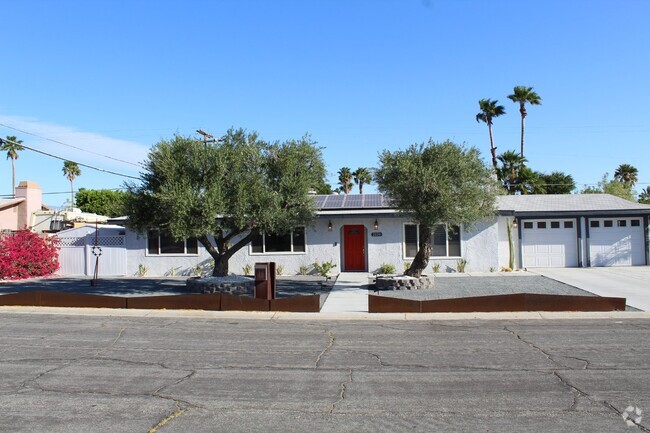 Building Photo - Palm Springs Paradise! Rental