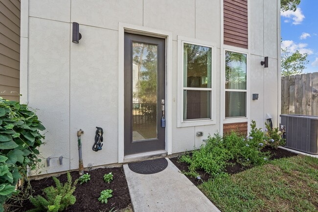 Photo - 594 Janisch Rd