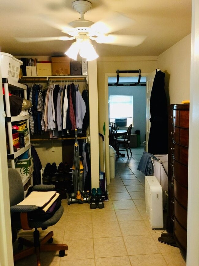 Photo - 802 E 28th St Unidad B