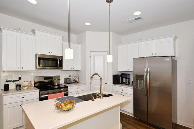 Photo - 2046 McDonald Dr