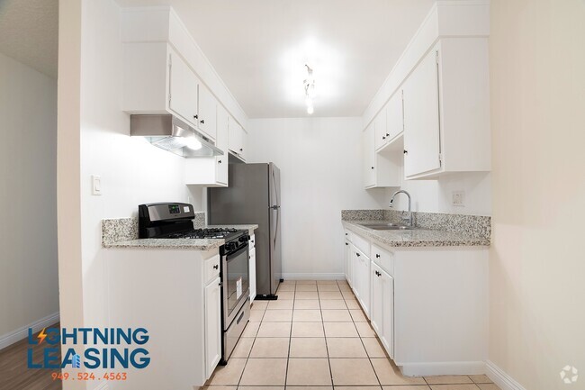 Building Photo - 10522 S Figueroa St Unit 20D Rental