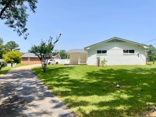 Photo - 539 Luckney Rd
