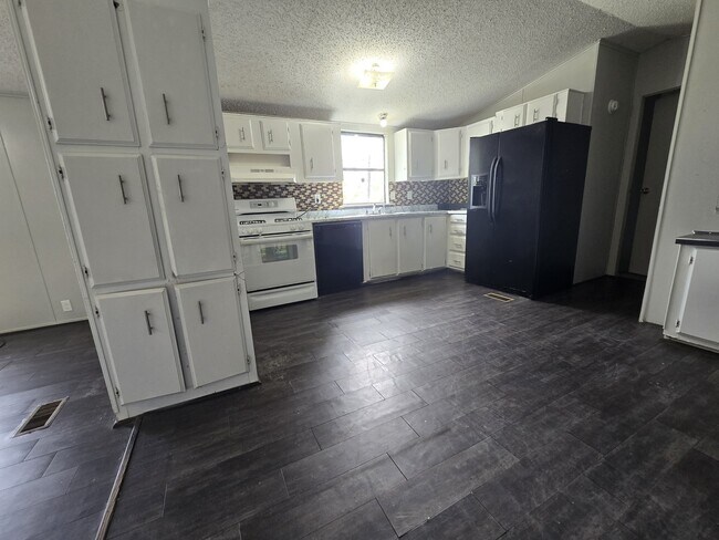 Photo - 1449 Beach Airport Rd