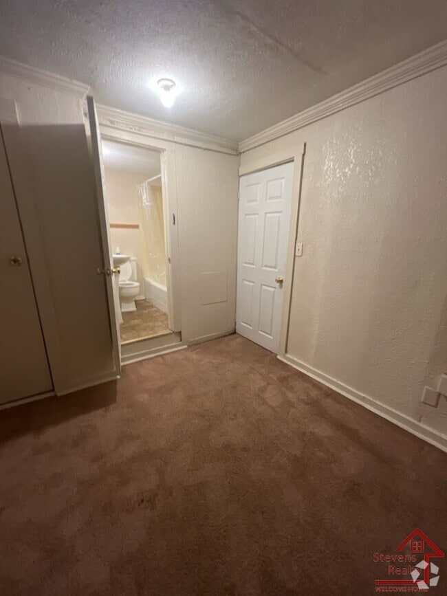 Building Photo - 180 E Stevens St Rental