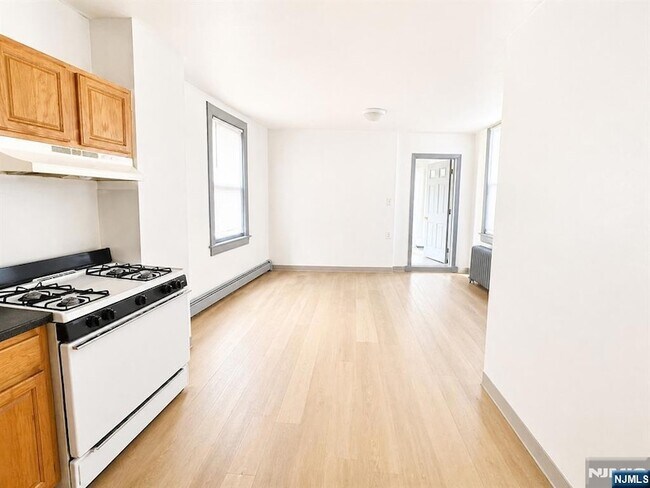 840 Mt Prospect Ave Unidad 1