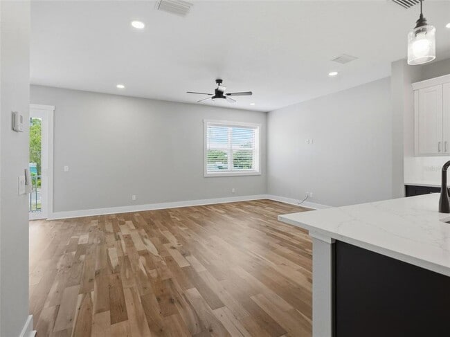 809 Oak Bend Ln