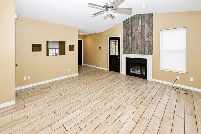 Photo - Charming Corner Lot Retreat: 3-Bedroom Haven in Killeen!