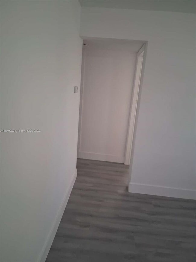 Photo - 400 NE 161st St