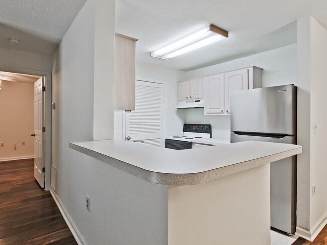 Photo - 632 Granville Ct