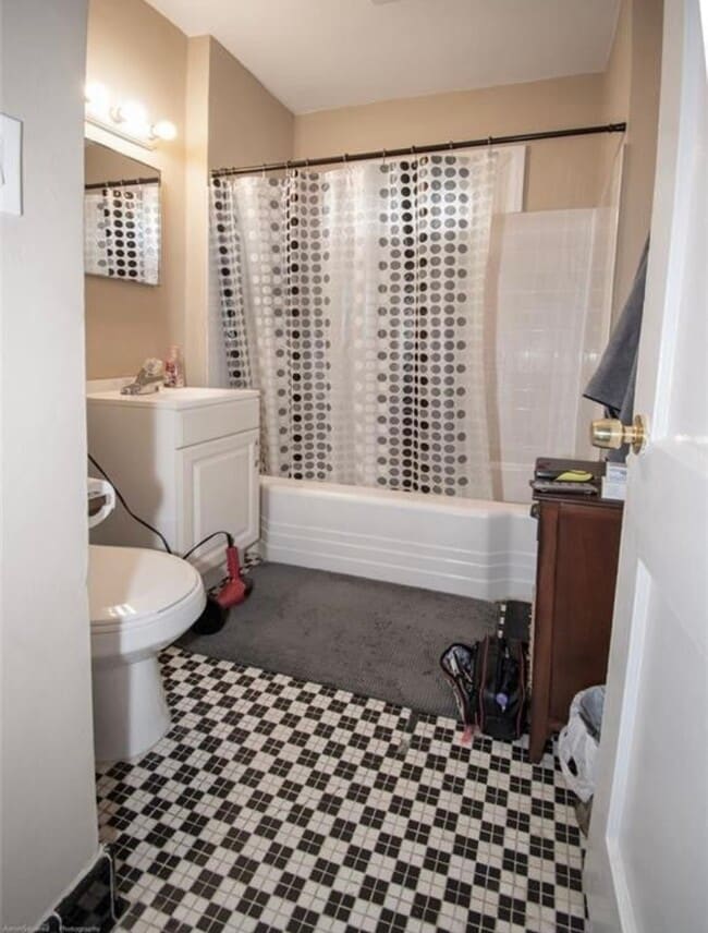 Photo - 607 Colonial Cir SE Unit 3