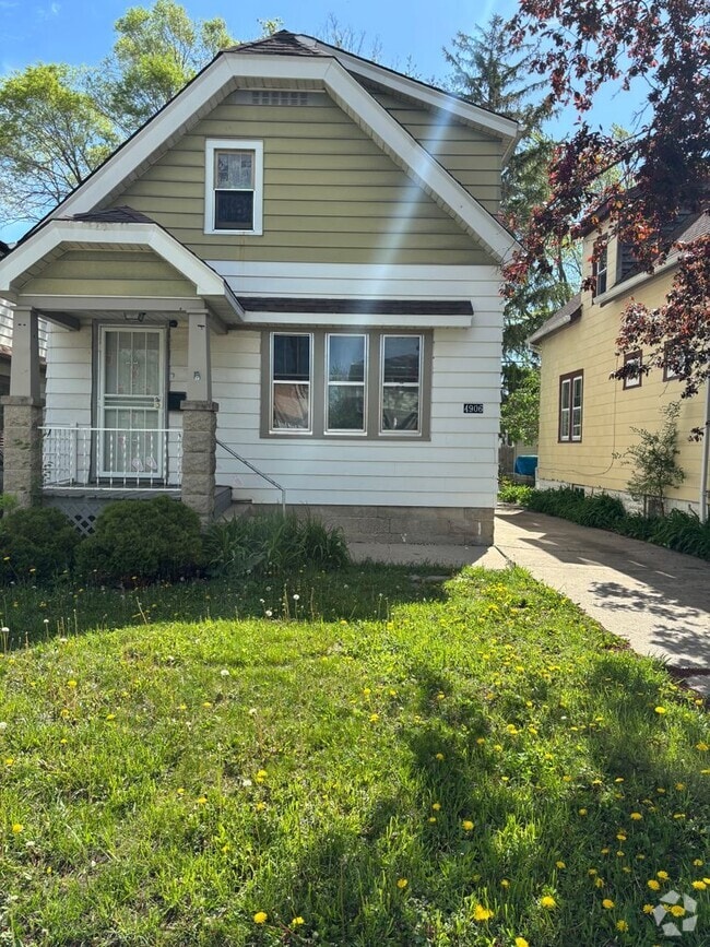Building Photo - AFFORDABLE 3BR SINGLE FAMILY HOME, PARKING...