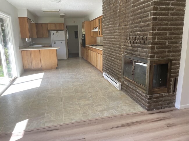 Photo - 9540 SE Cedar St
