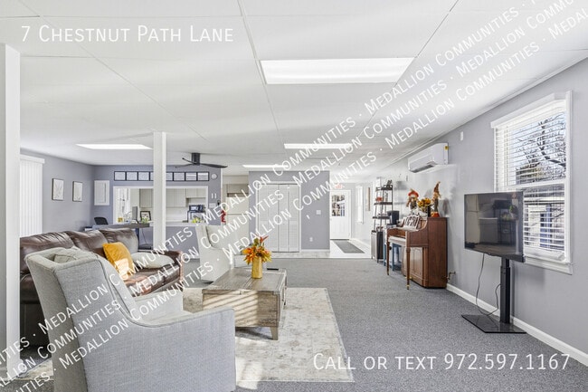 Building Photo - 7 Chestnut Path Ln