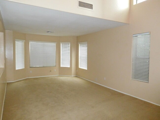Photo - Huge 2700 SFT, Golf-view Community in Villages at Queen Creek!