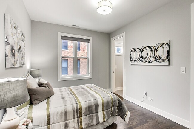 Photo - 1154 W Ohio St Unit 101