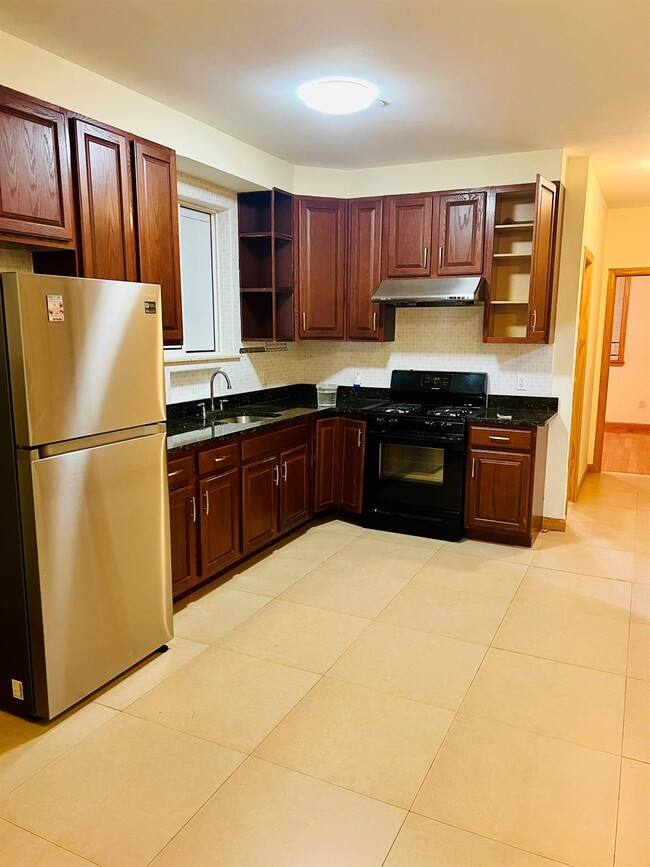 Building Photo - 148-42 59th Ave Rental